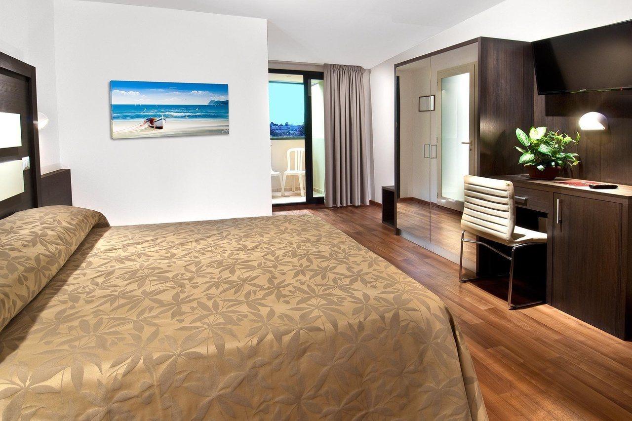 Hotel Milton Каттолика Экстерьер фото